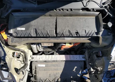 2023 Tesla Model Y z USA, uszkodzony, nr VIN 7SAYGAEE0PF706991